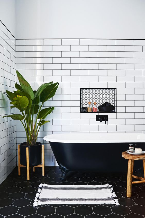 black and white bathroom inspo 