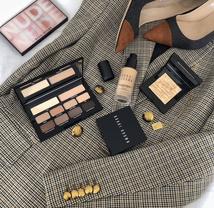 top view of Bobbi Brown, Skin Long-Wear Weightless Foundation, Nude on Nude Palette, Skincare, products