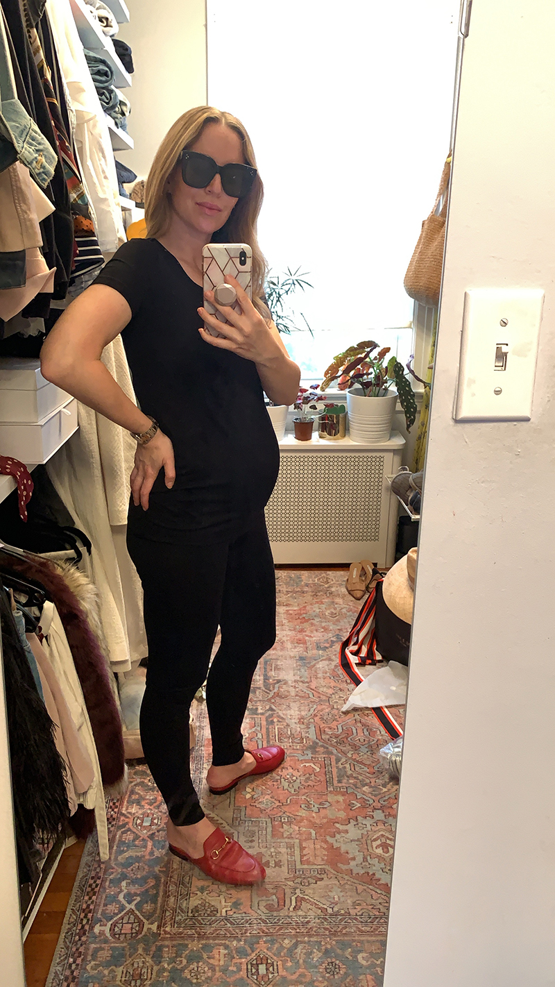 Pregnant Outfits  - Black outfit