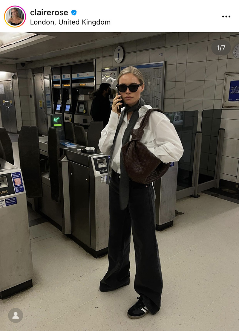 woman in the subway using Small Bottega Jodie