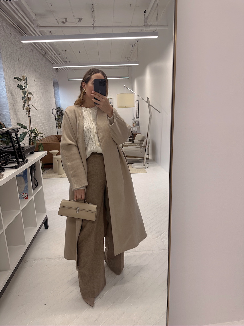 Brooklyn Blonde Blogger Helena Glazer using the Savette Slim Symmetry Bag 